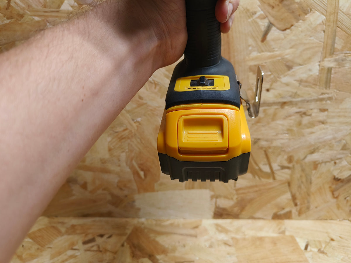 dewalt gps power tool battery tracker