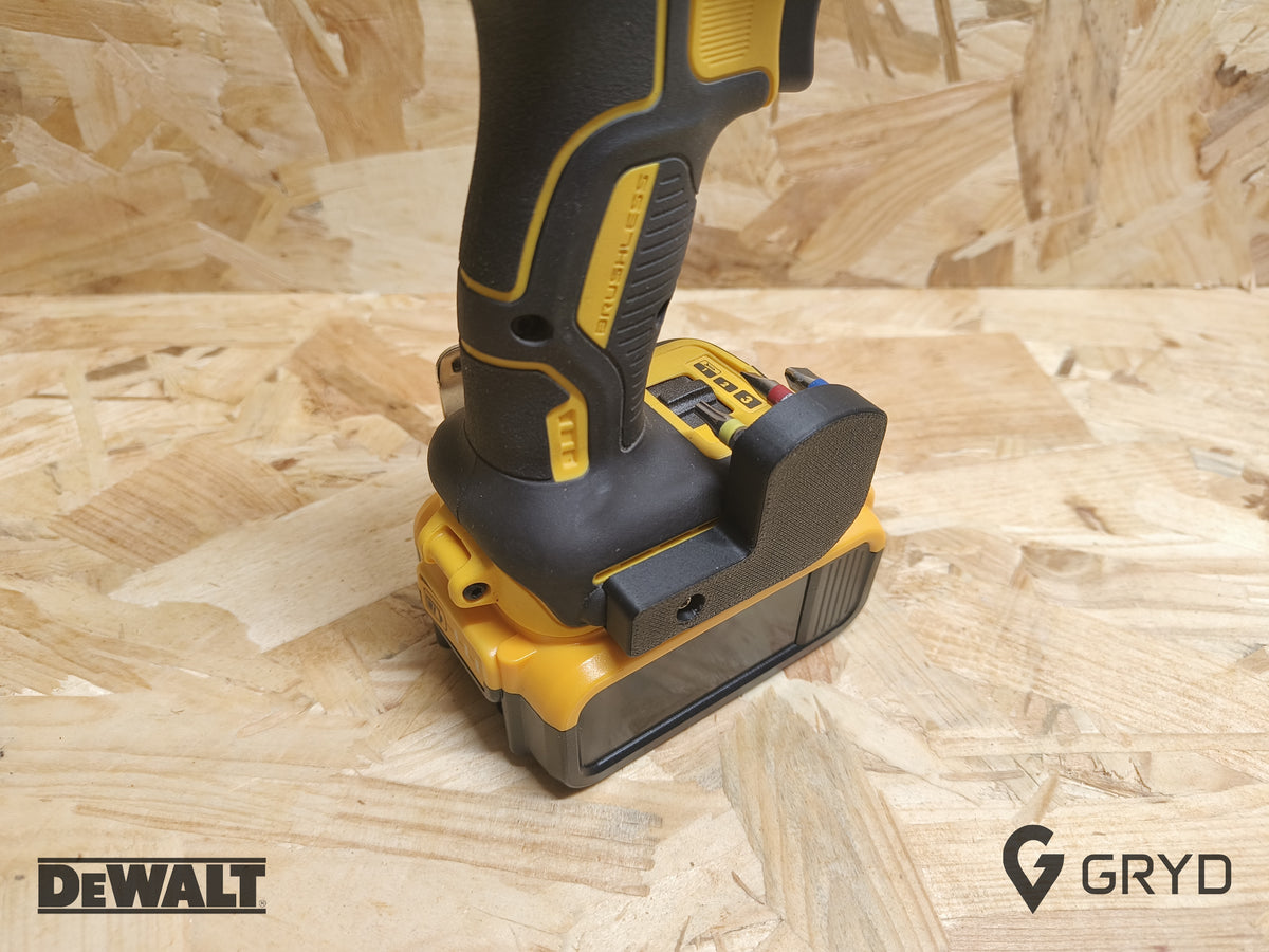 dewalt magentic bit holder with built in air tag