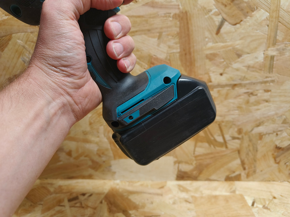 makita gps power tool battery tracker