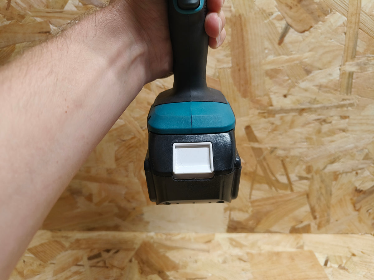 makita gps power tool battery tracker